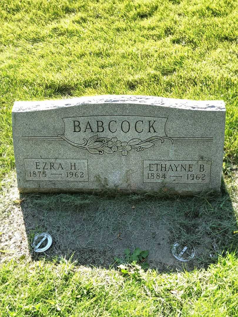 Ezra H. Babcock's grave. Photo 1