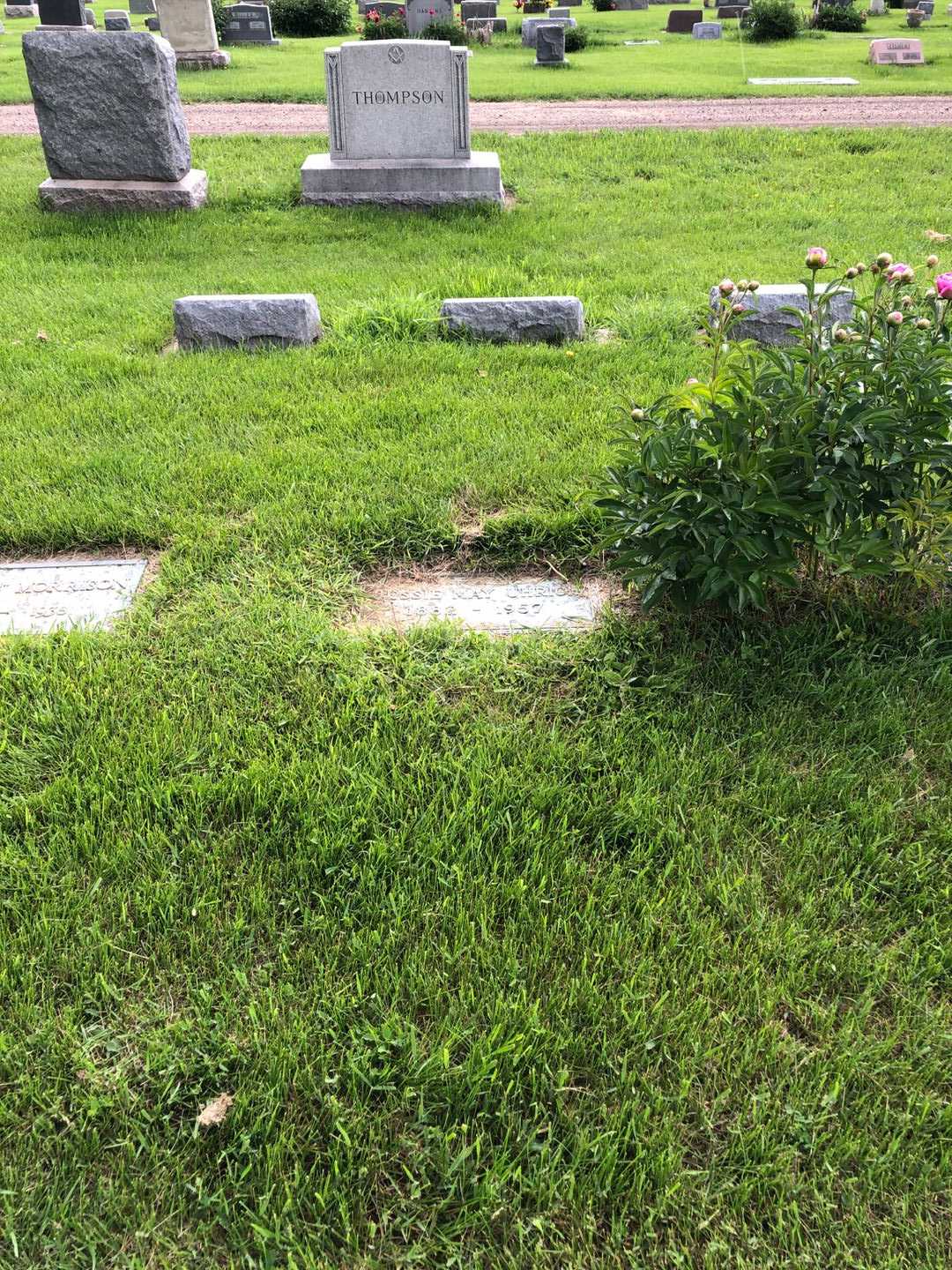 Bessie Mae Uhrich's grave. Photo 1