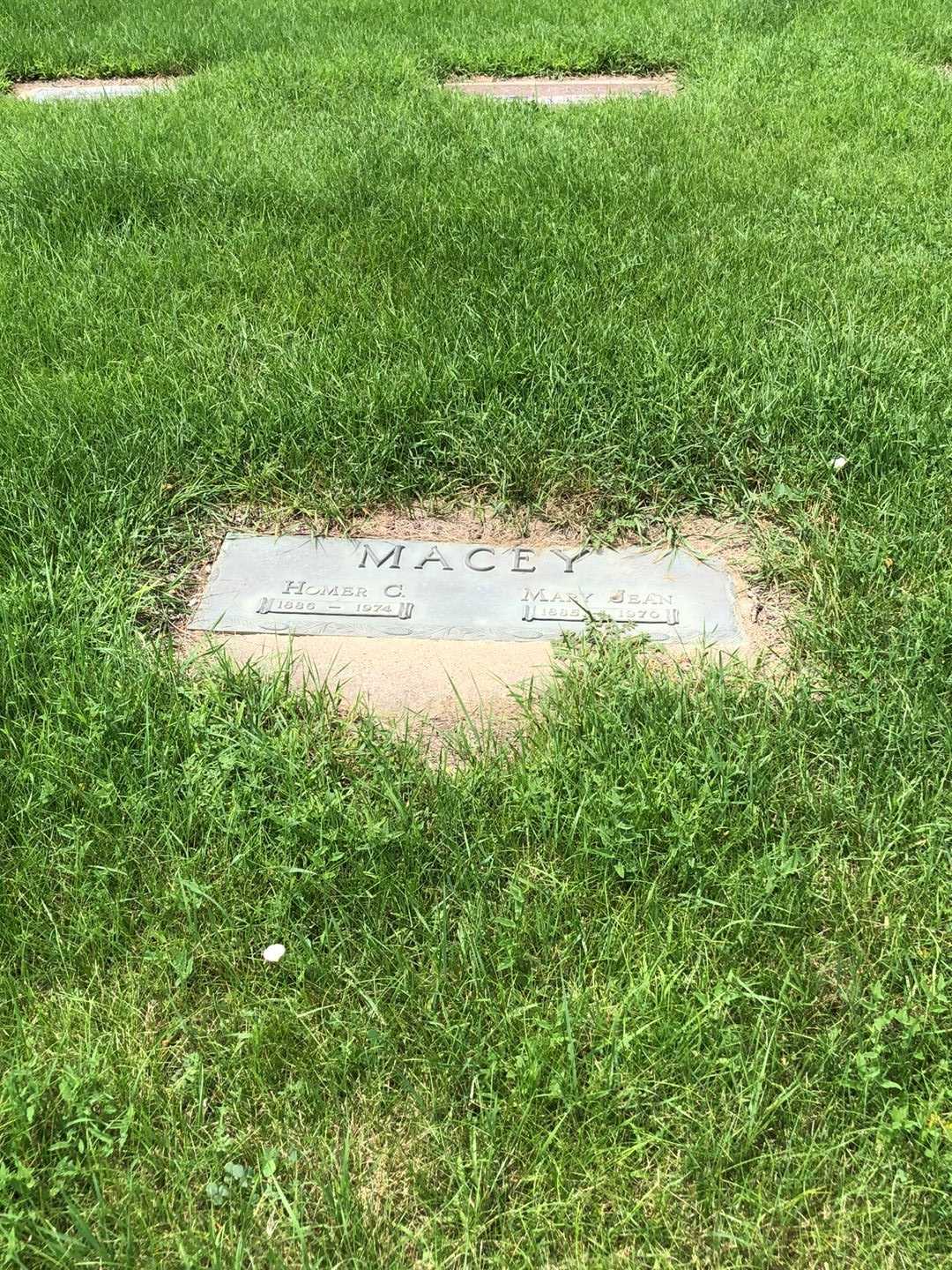 Mary Jean Macey's grave. Photo 2