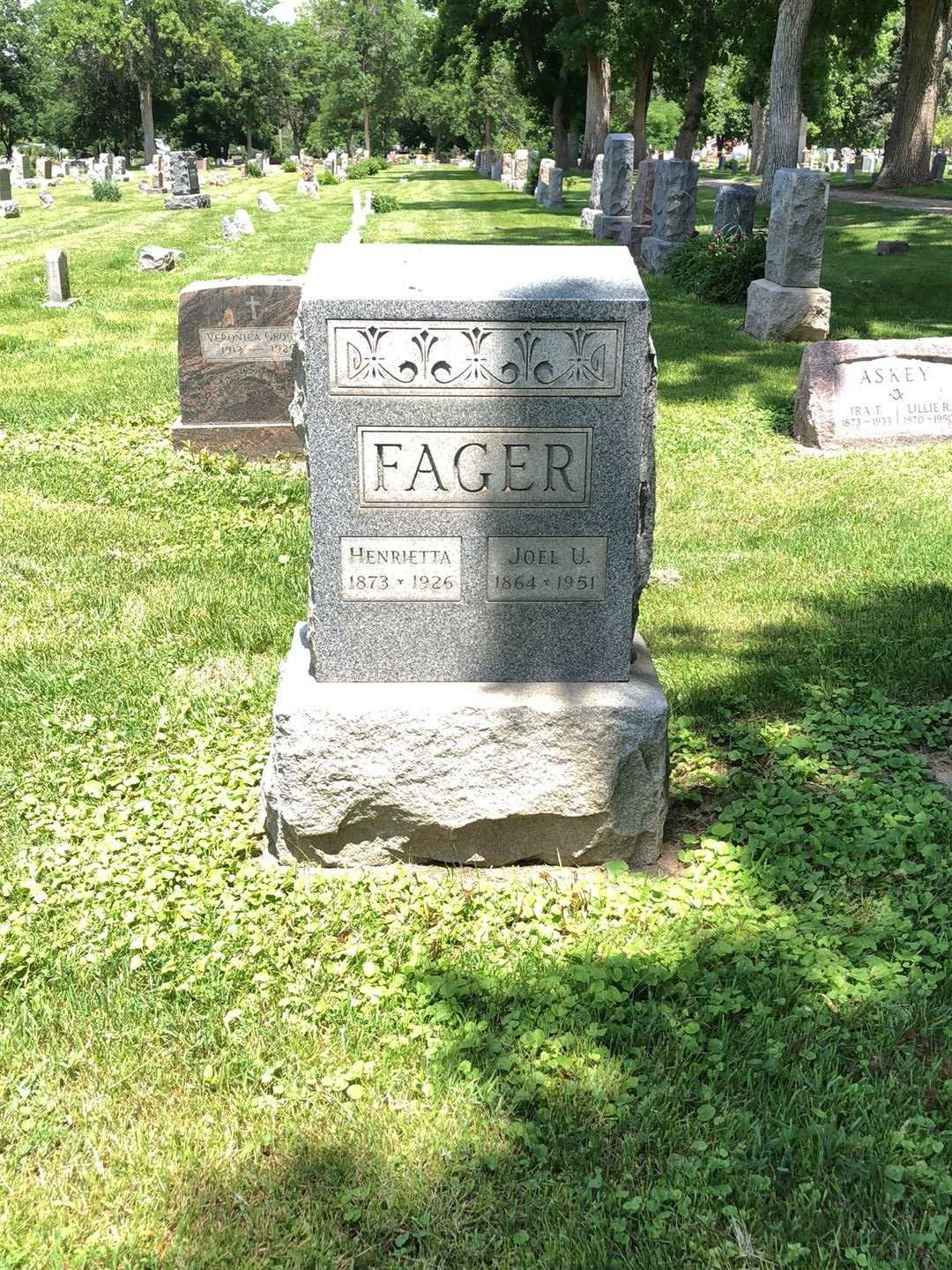 Henrietta Fager's grave. Photo 2