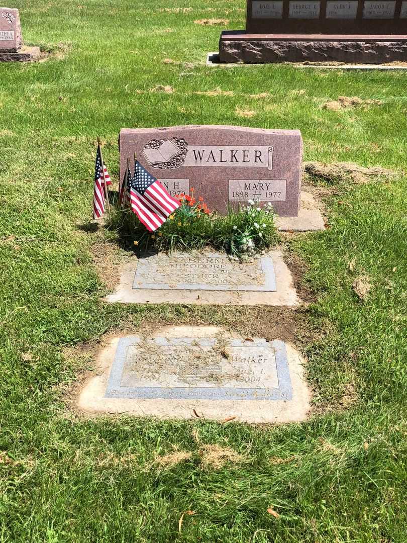 Esther A. Haberman's grave. Photo 3