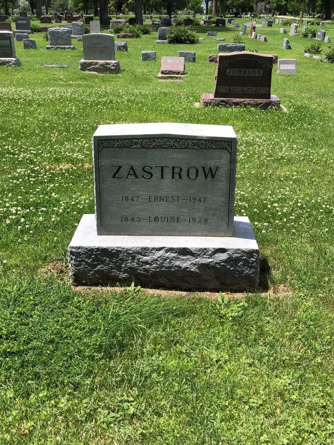 Louise Zastrow's grave. Photo 2