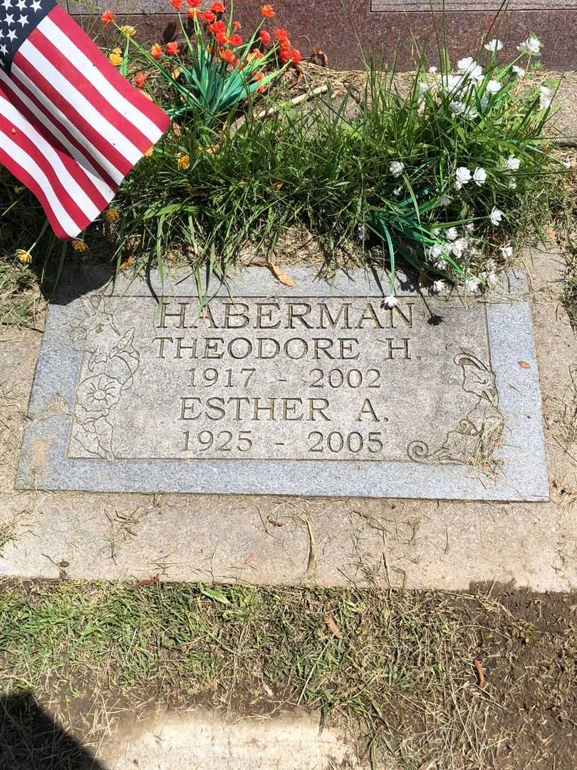Esther A. Haberman's grave. Photo 4