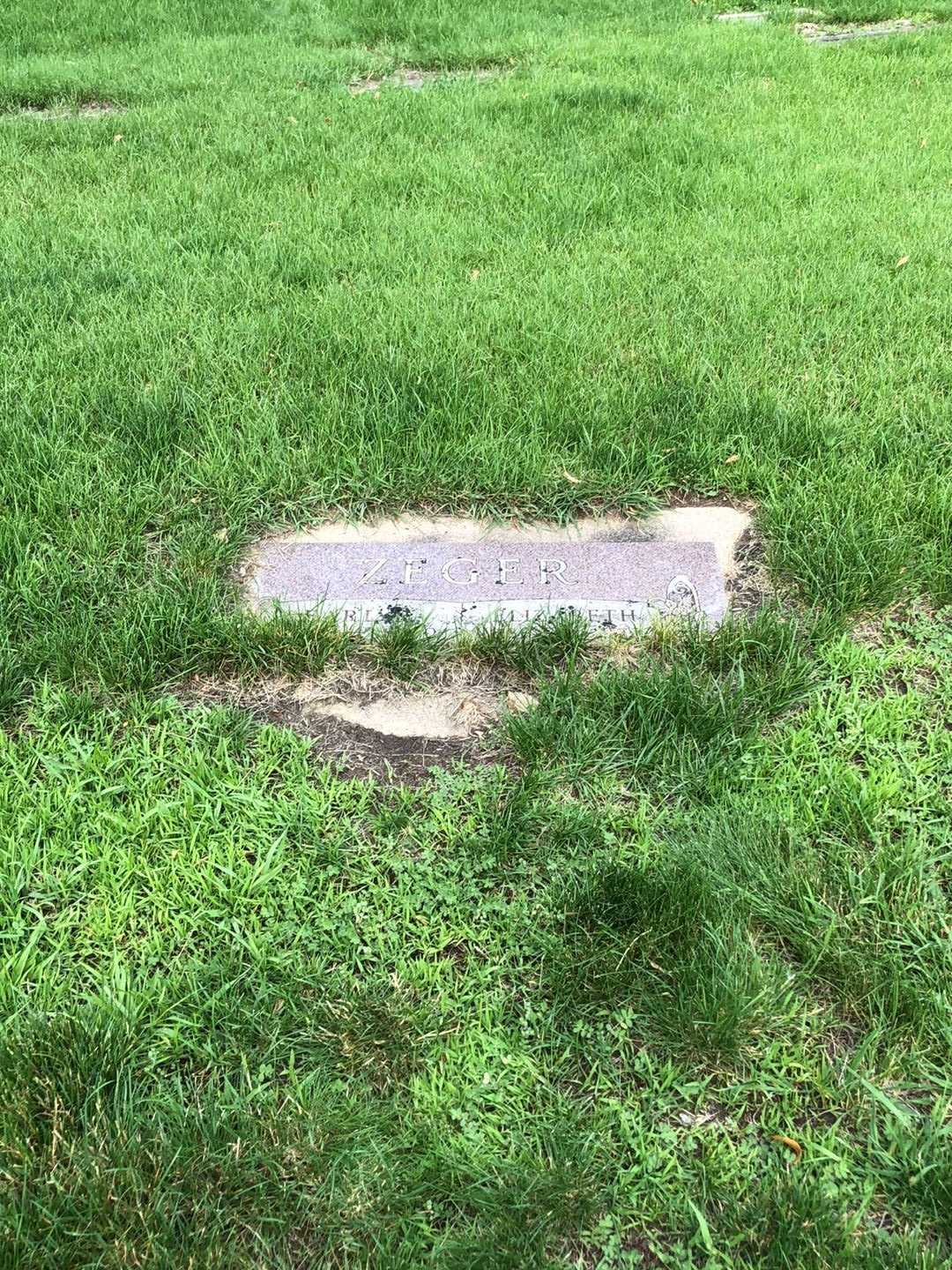 Elizabeth Zeger's grave. Photo 2