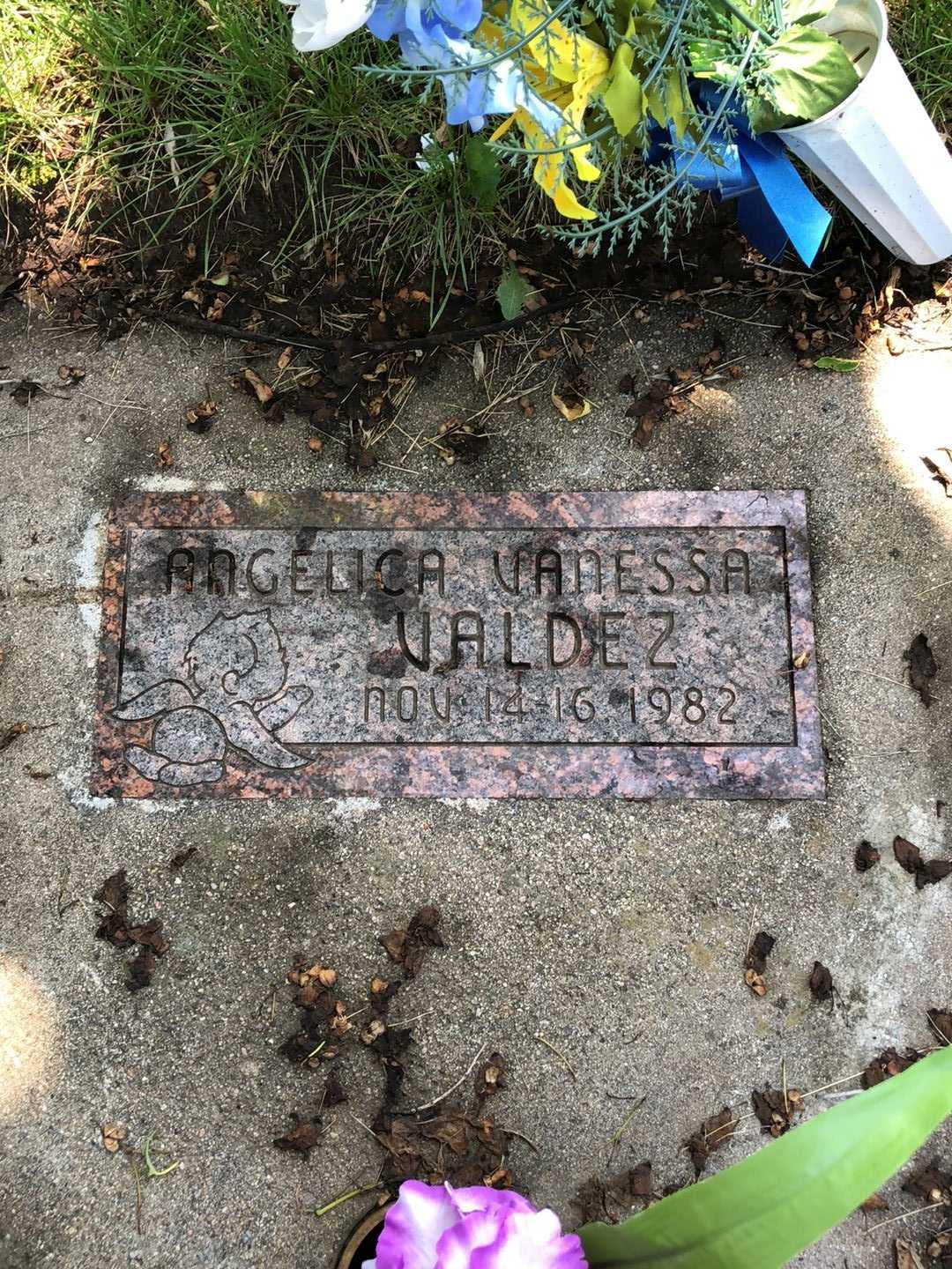 Angelica Vanessa Valdez's grave. Photo 1