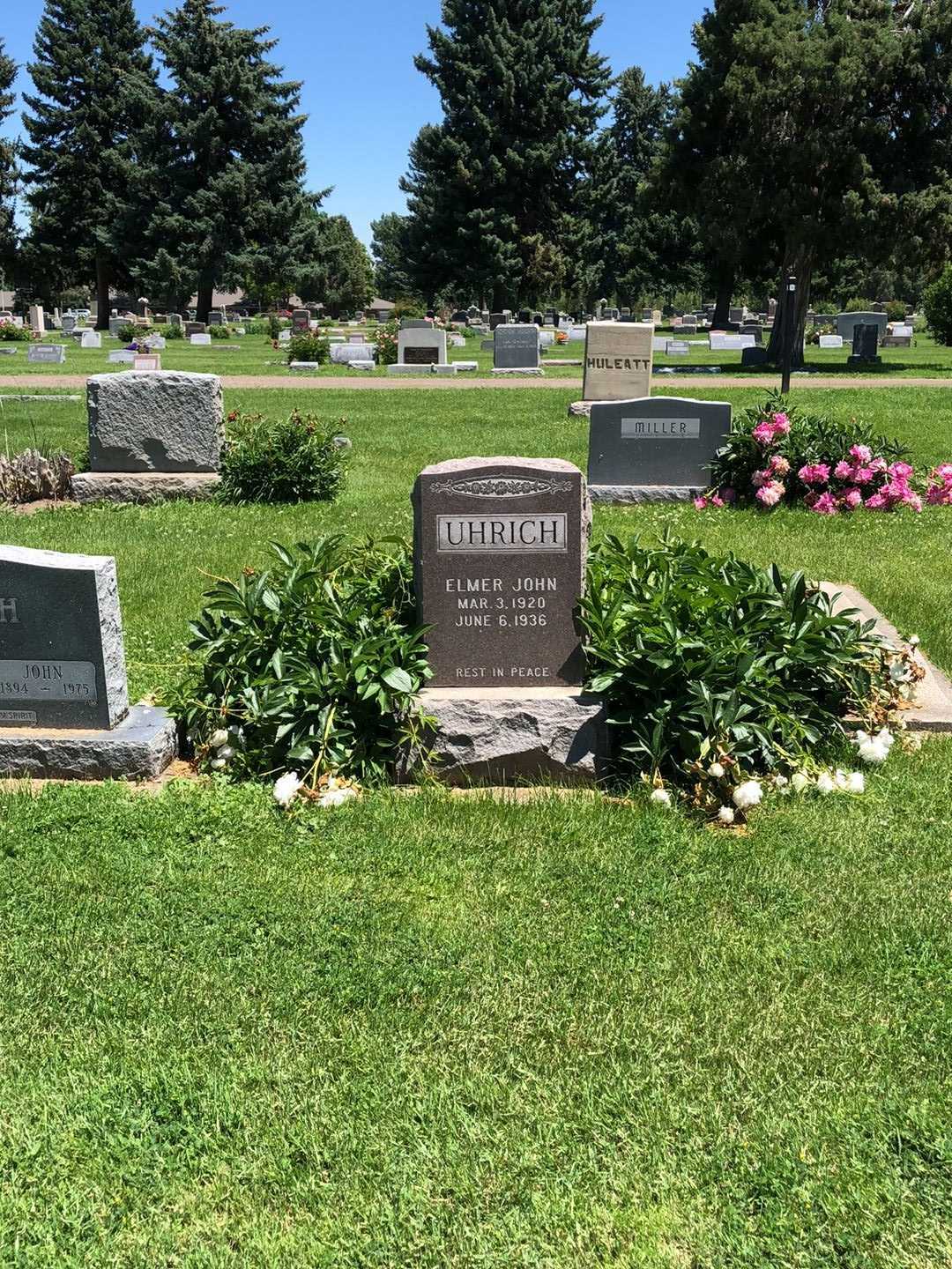 Elmer John Uhrich's grave. Photo 2