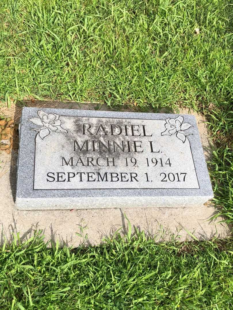 Minnie Lavola Radiel's grave. Photo 1