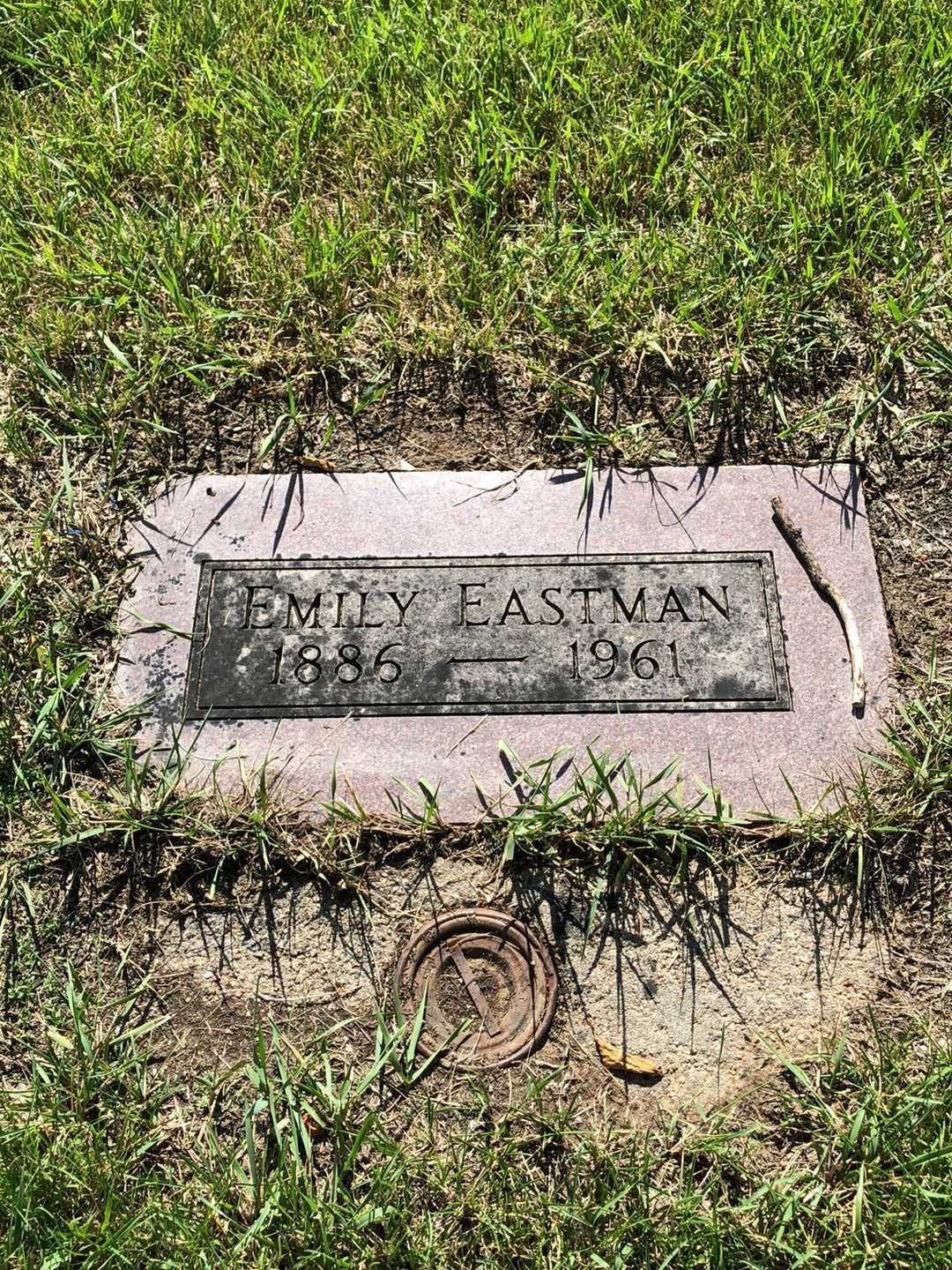 Emily Eastman's grave. Photo 1