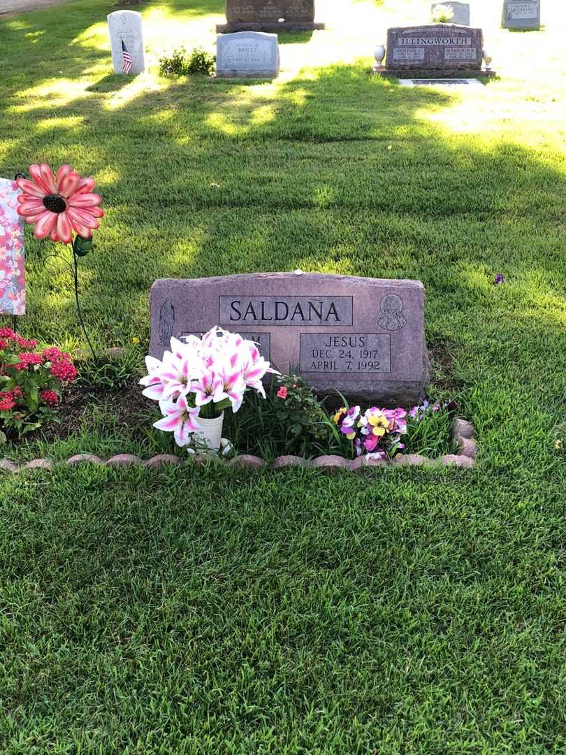 Alcaria M. Saldana's grave. Photo 2