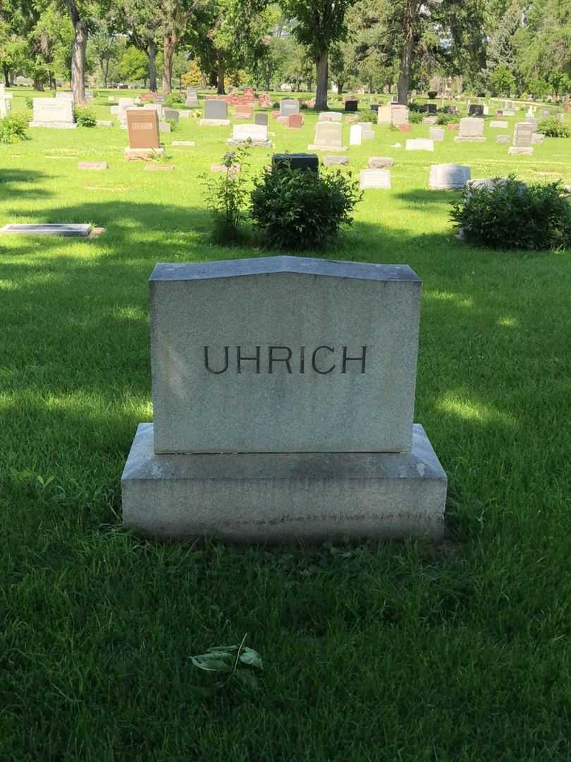 Henry Uhrich's grave. Photo 1