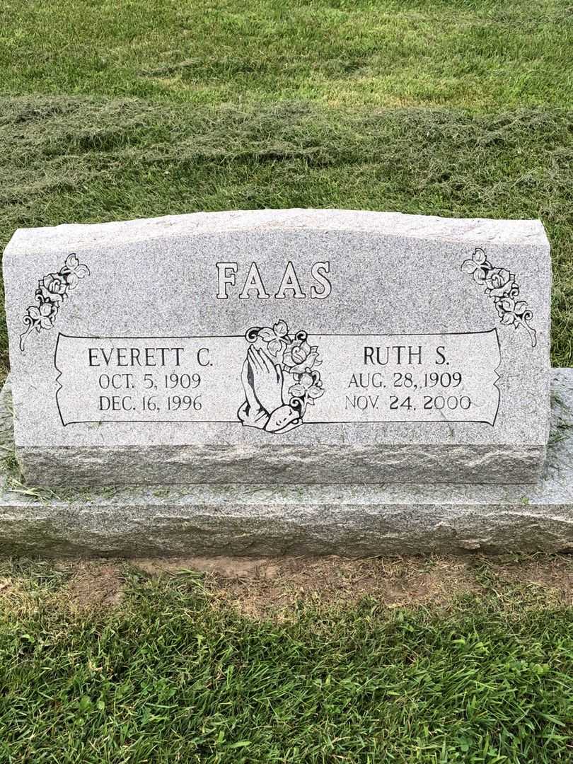 Everett Charles Faas's grave. Photo 1