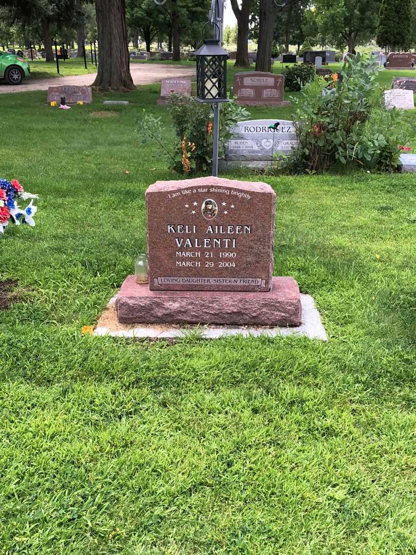 Keli Aileen Valenti's grave. Photo 2