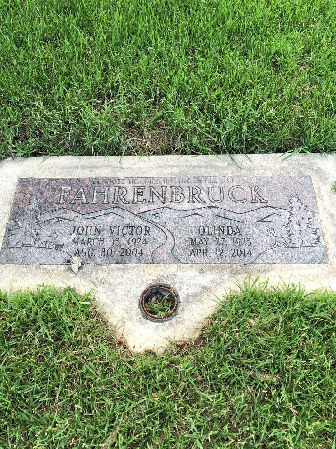 John Victor Fahrenbruck's grave. Photo 1