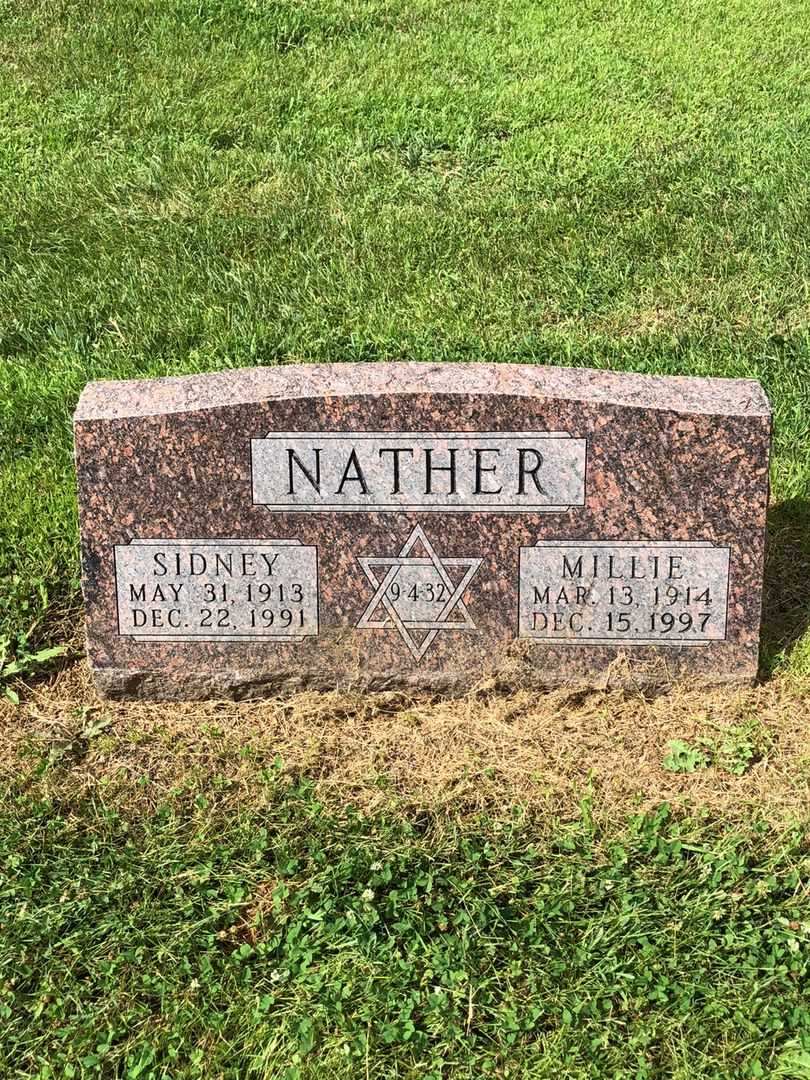 Sidney Nather's grave. Photo 1