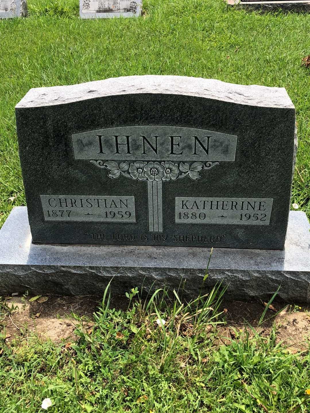 Christian T. Ihnen's grave. Photo 1