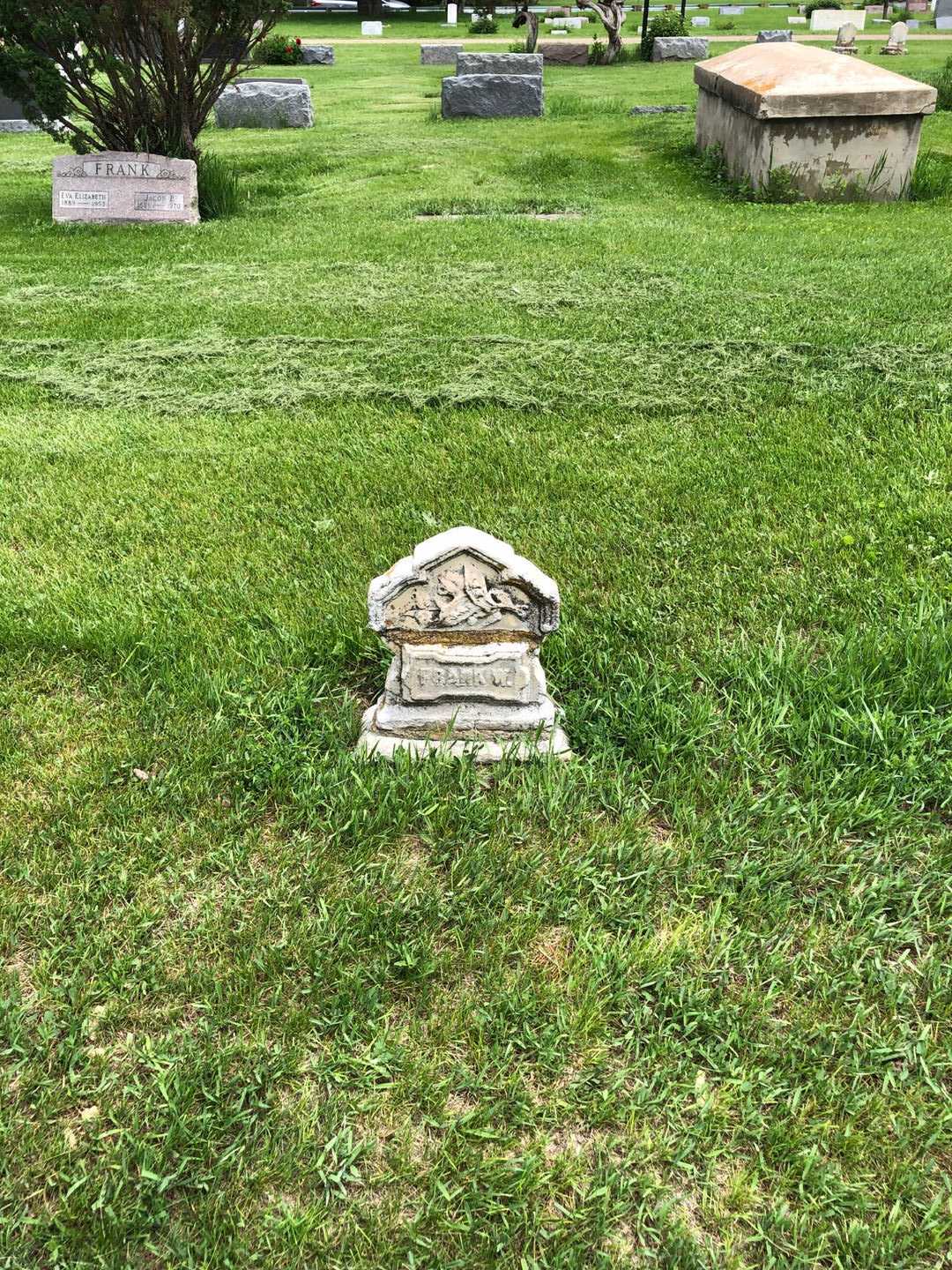 Frank W. Quigley's grave. Photo 1