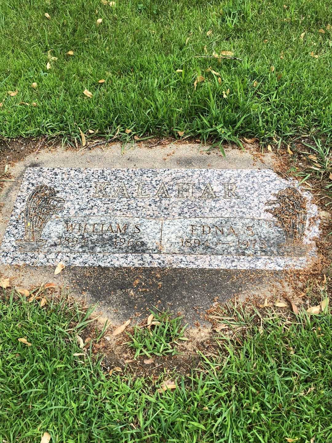 James Norman Kalahar's grave. Photo 1