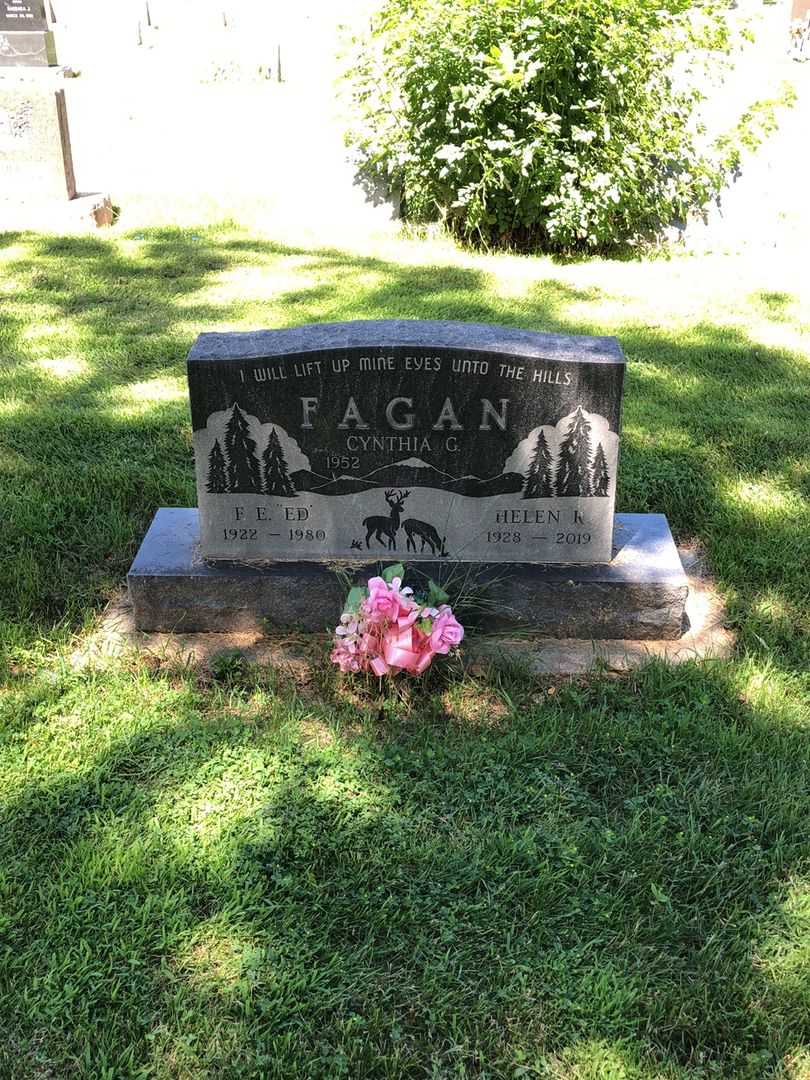 Helen Rose Fagan's grave. Photo 2