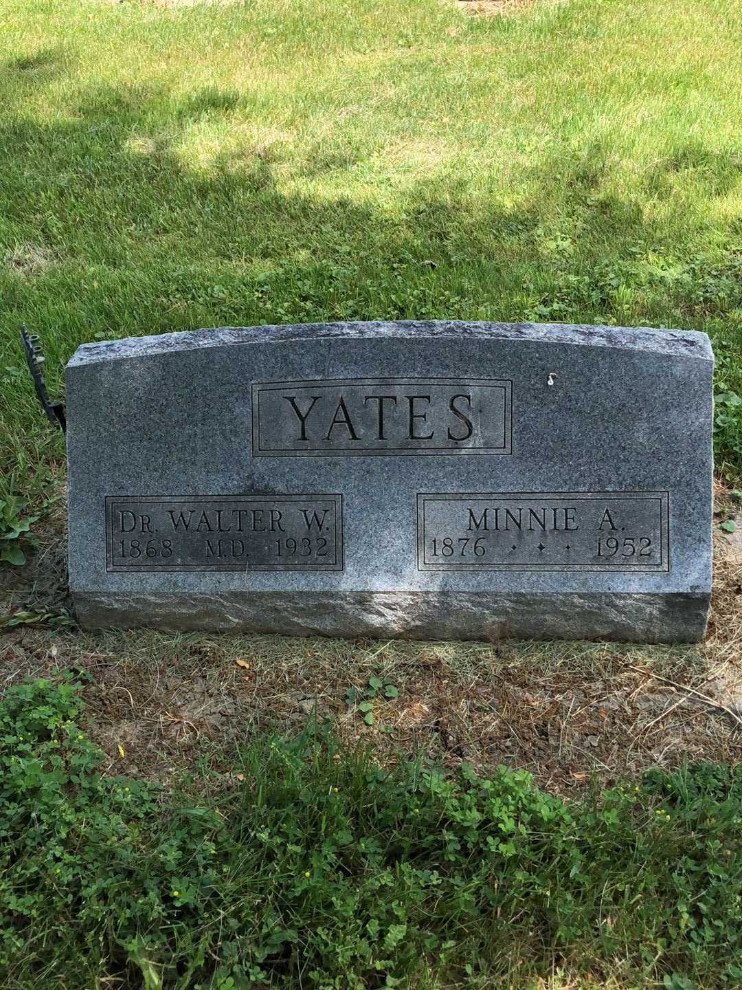 Doctor Walter W. Yates's grave. Photo 1