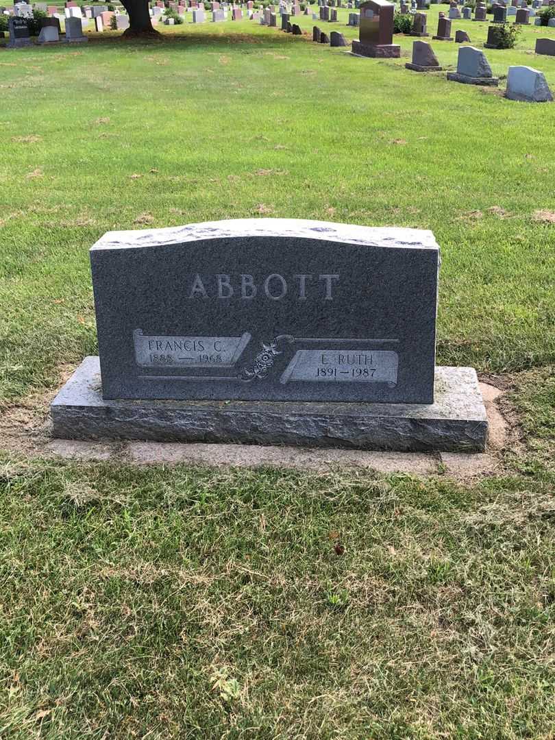 E. Ruth Abbott's grave. Photo 2