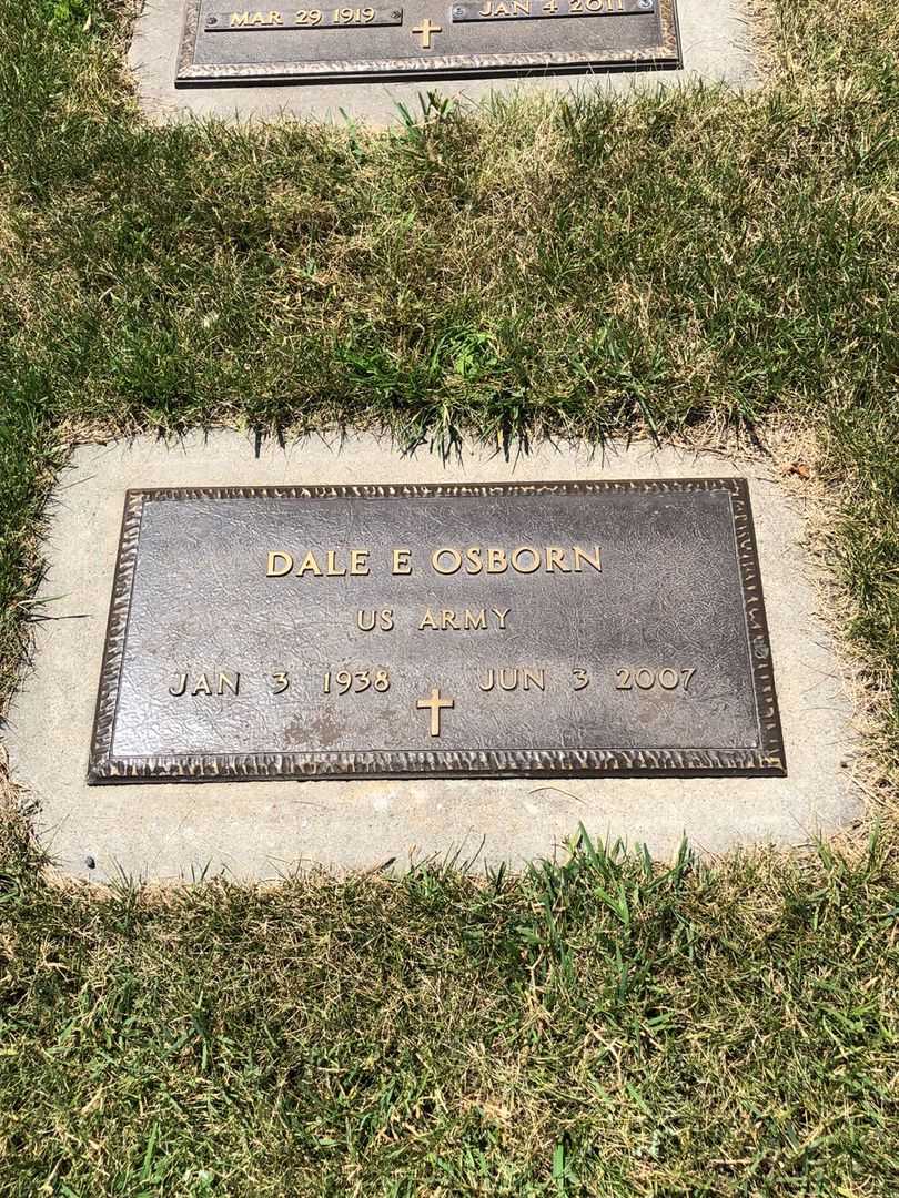 Ralph R. Radloff's grave. Photo 4