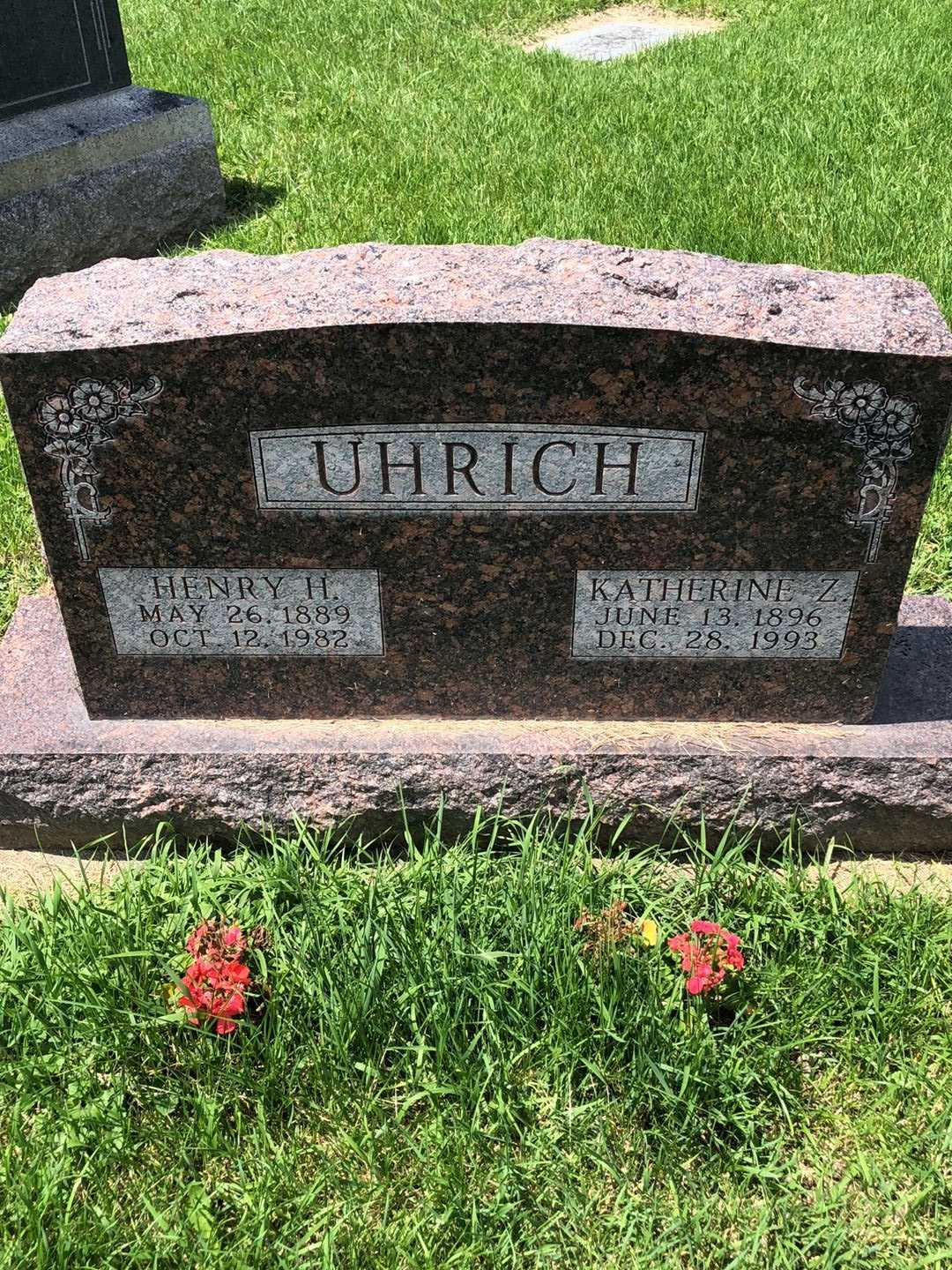 Henry H. Uhrich's grave. Photo 1