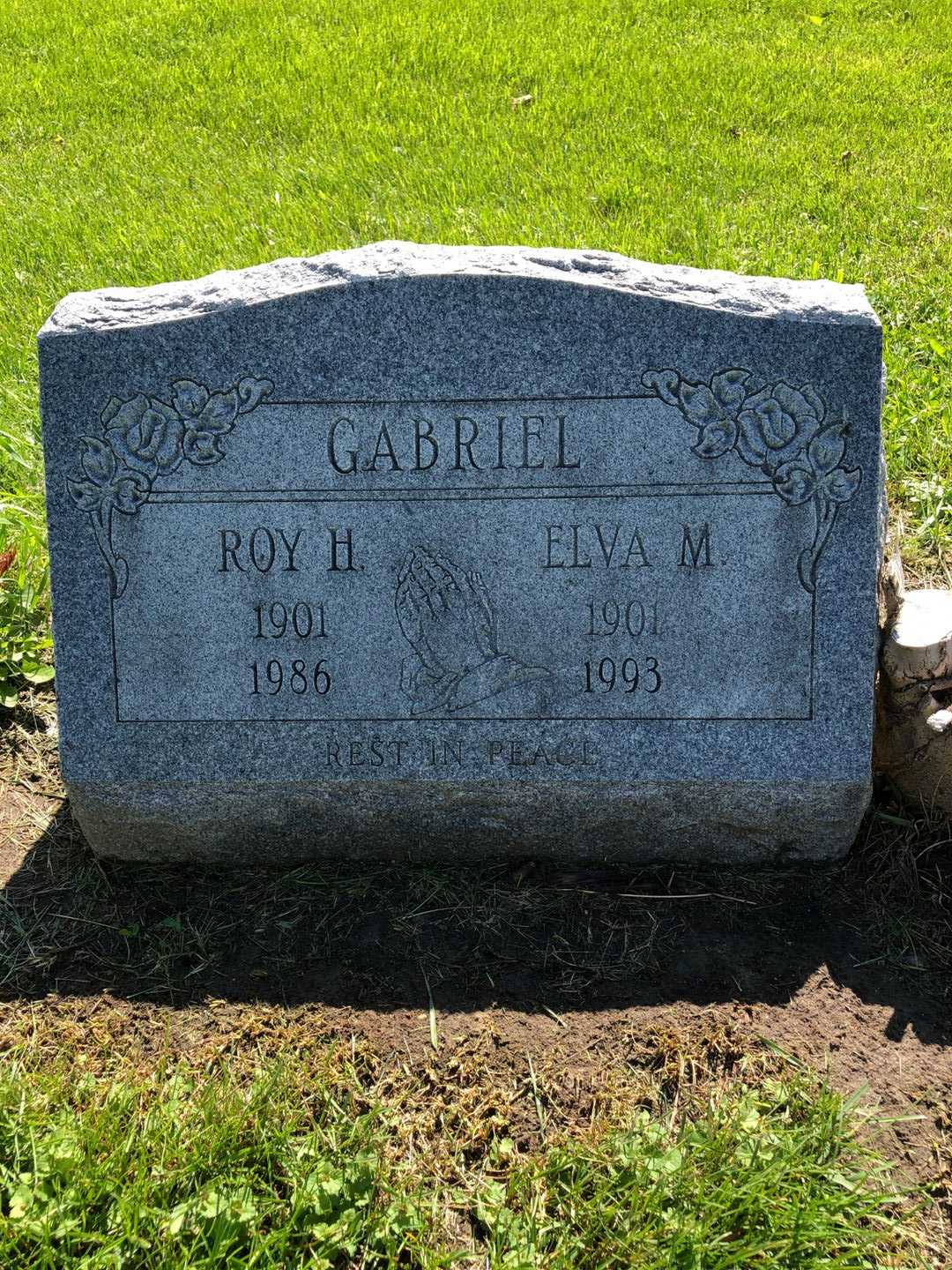 Elva Magdalene Gabriel's grave. Photo 2