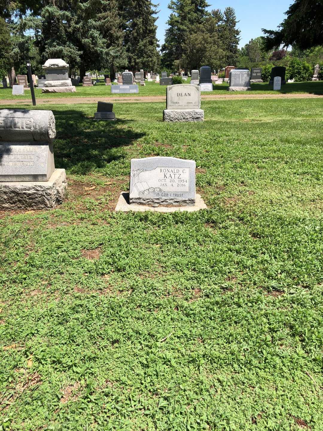 Robert S. Abbott's grave. Photo 4