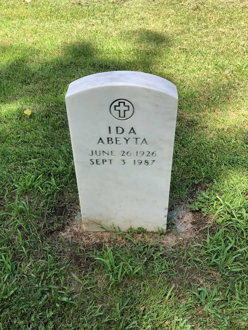 Ida Abeyta's grave. Photo 1