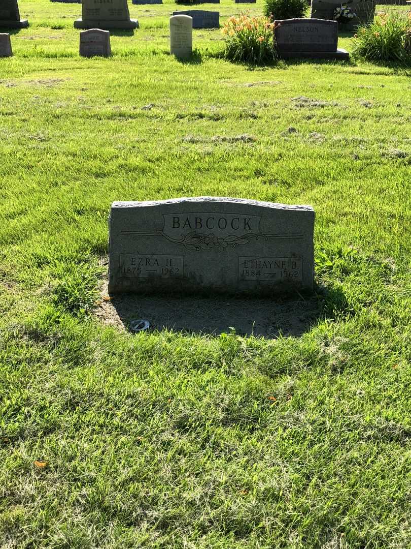 Ezra H. Babcock's grave. Photo 2