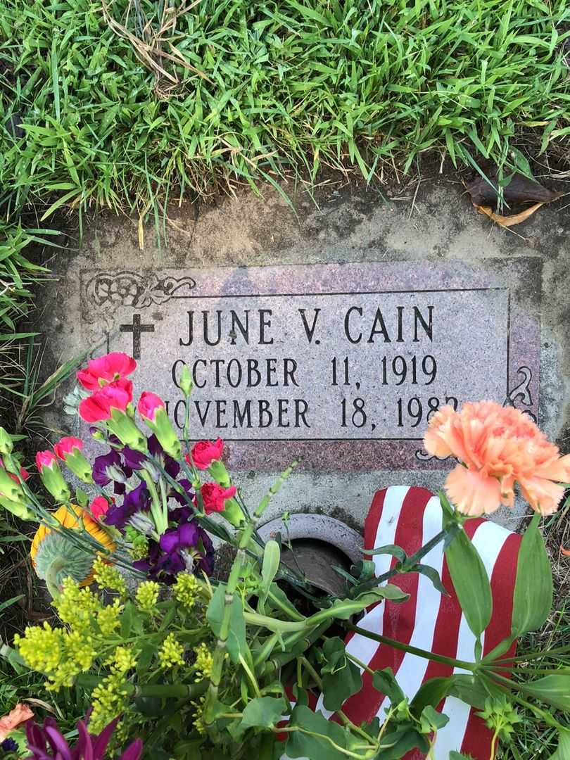 June Virginia Cain's grave. Photo 1