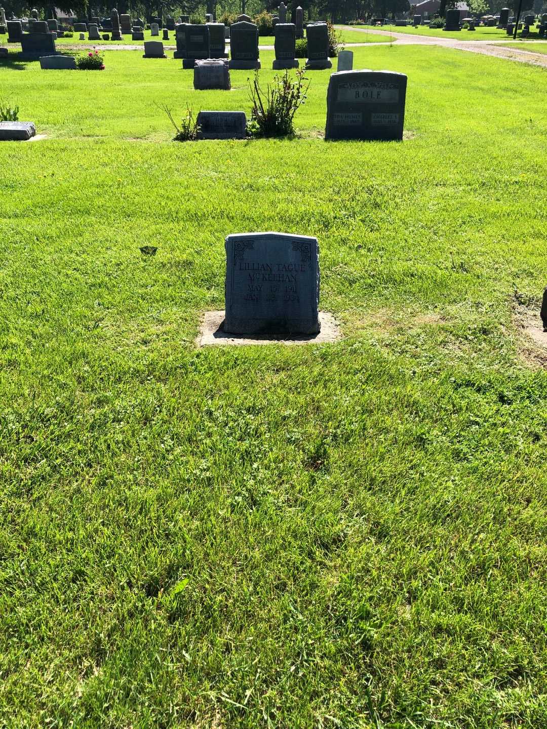 Lillian E. Tague McKeehan's grave. Photo 1