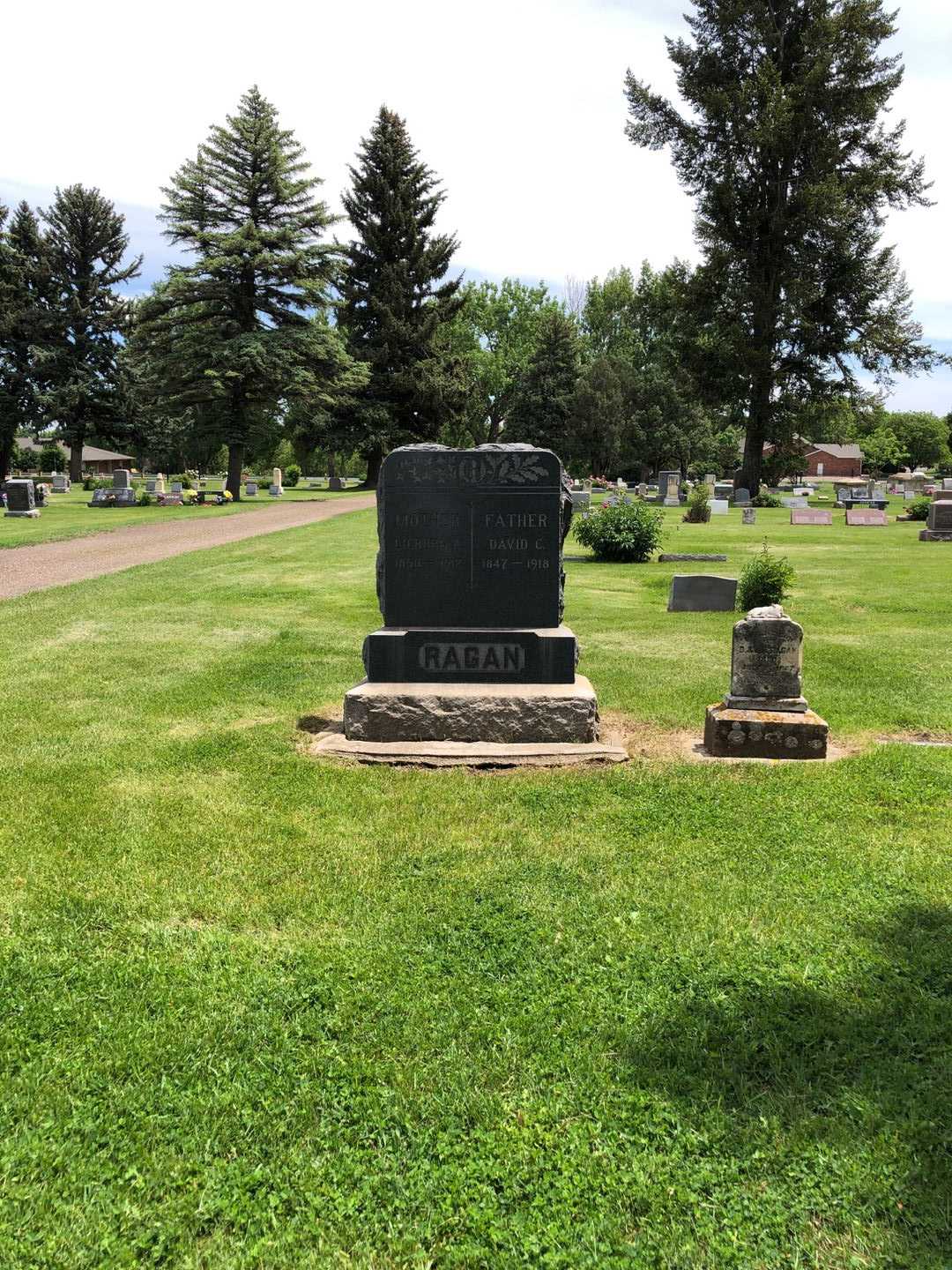 David C. Ragan's grave. Photo 2