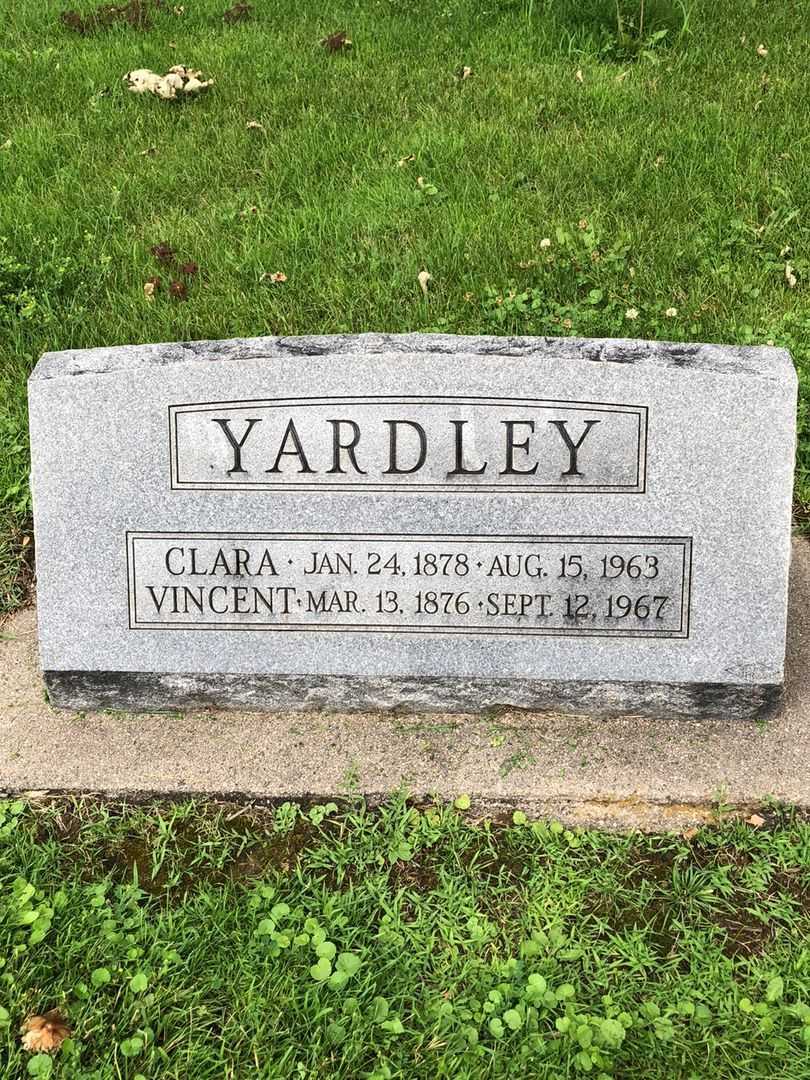 Vincent Yardley's grave. Photo 1