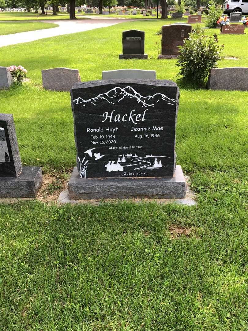 Ronald Hoyt Hackel's grave. Photo 2