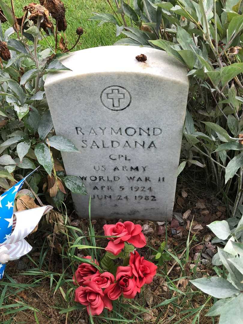 Raymond Saldana's grave. Photo 1