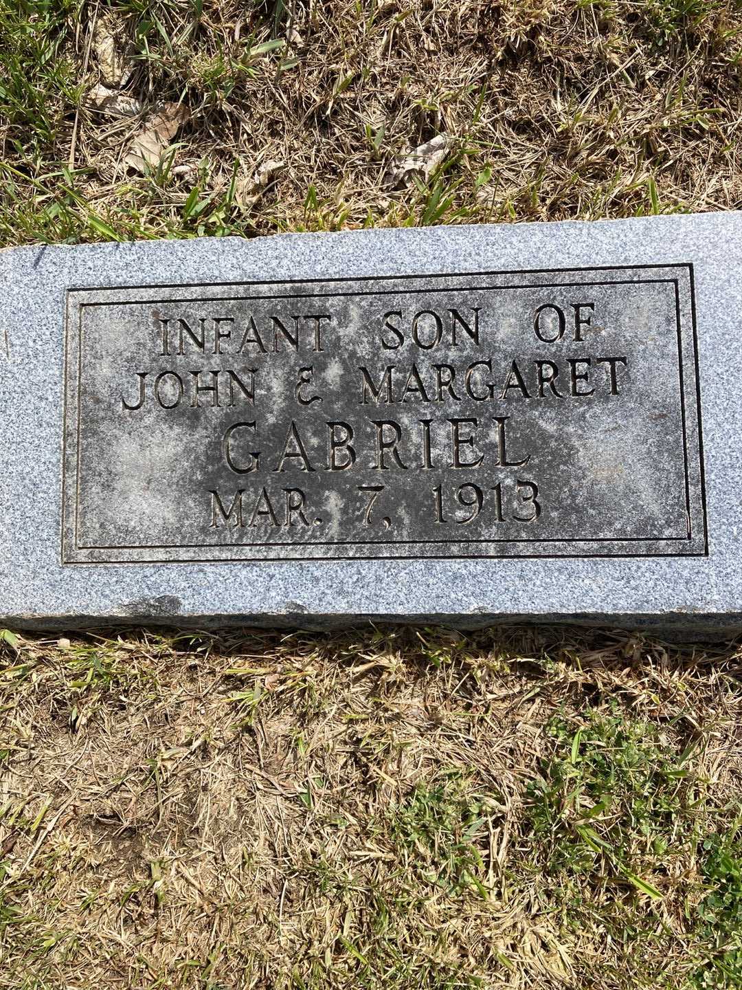 Infant Gabriel's grave. Photo 1