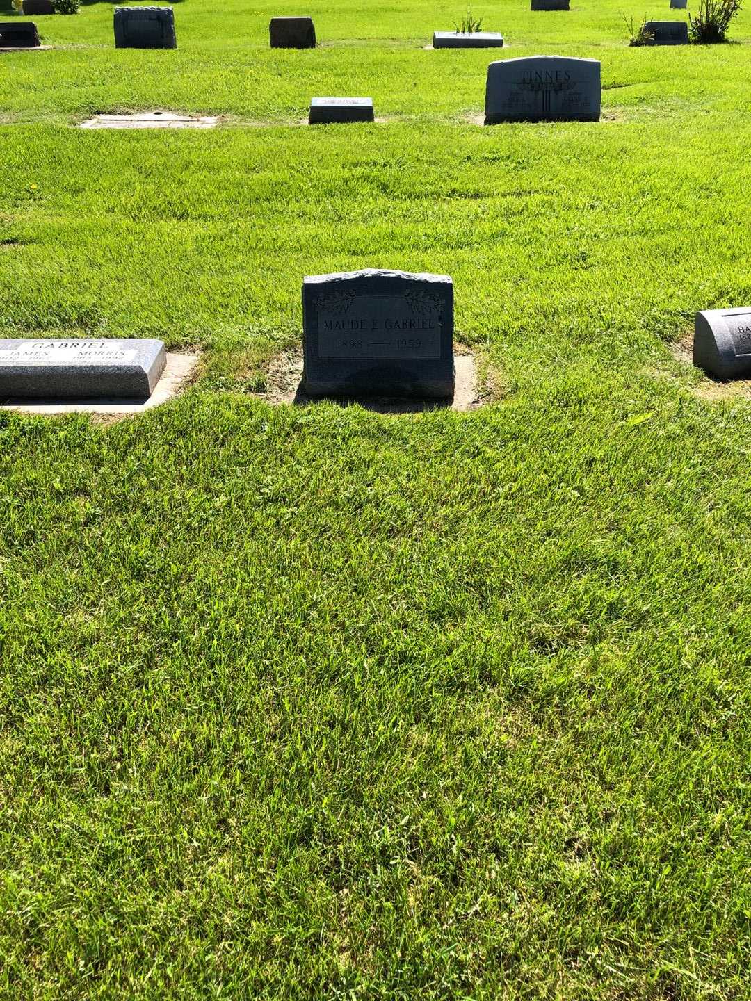 Maude E. Gabriel's grave. Photo 2