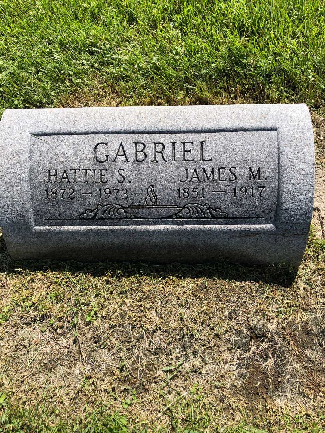 Hattie S. Gabriel's grave. Photo 1