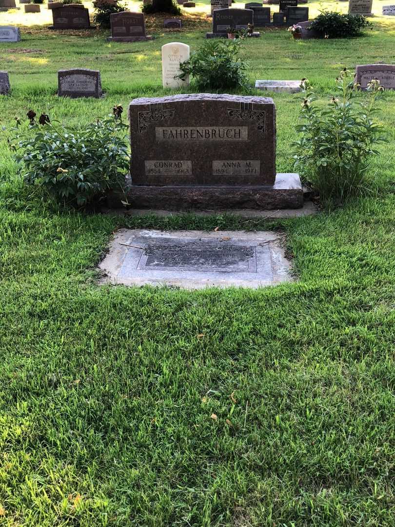 Anna Marie Fahrenbruch's grave. Photo 3